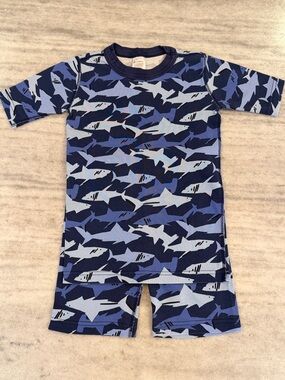 Boy’s Hanna Andersson Navy Shark Print Short John Pajamas, Size 12 (150 cm)